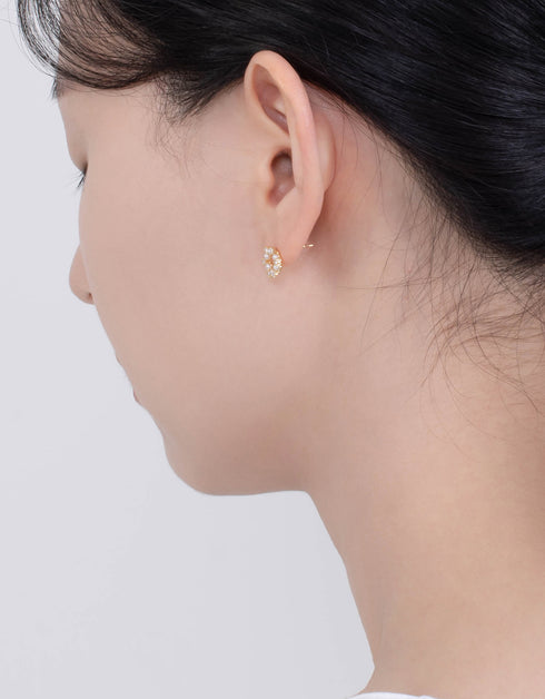 金色珍珠与氧化锆优雅耳钉