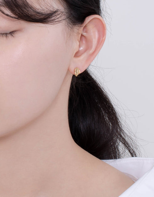 "Yaprağın Fısıltısı" Altın Kaplama Gümüş Küpe