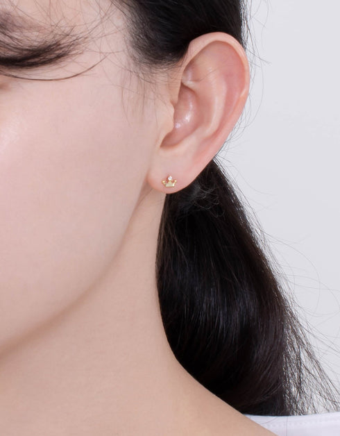 彰显您的风格:职业女王镀金纯银耳钉