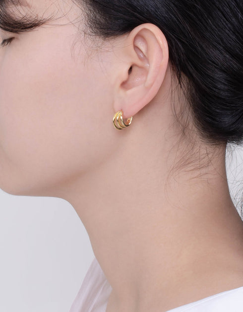 Üçlü Lokum: Zarif Menteşeli Halka Küpeler