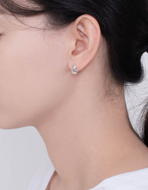 18 karat Altın ve Platin Kaplamalı Minimalist Trapez Gümüş Çiviler