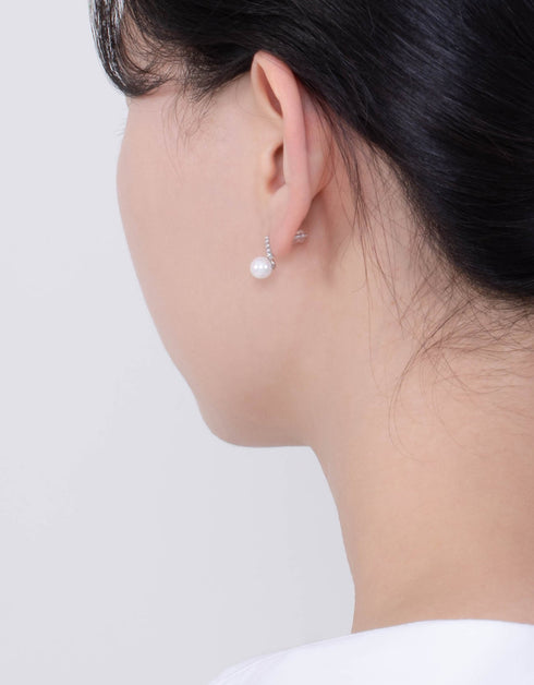 优雅珍珠和纯银耳钉