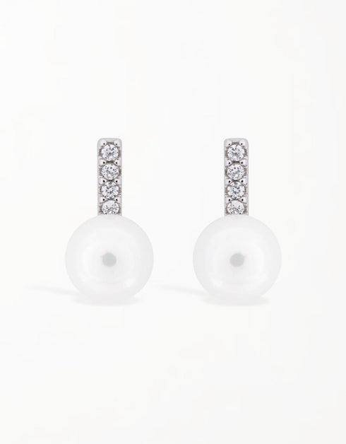 优雅珍珠和纯银耳钉