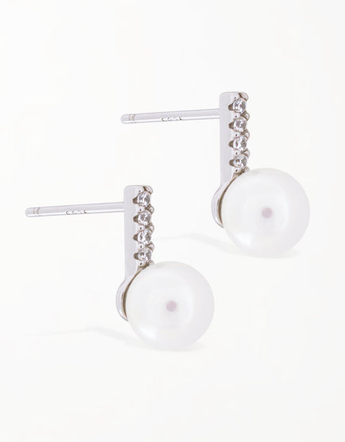 优雅珍珠和纯银耳钉