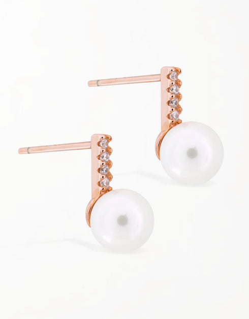 优雅珍珠和纯银耳钉