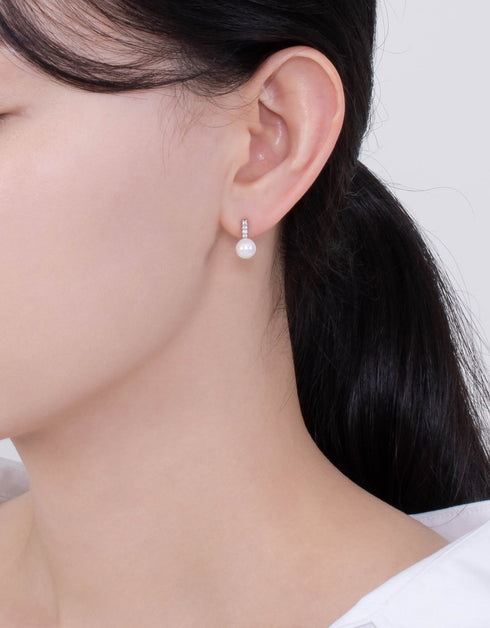 优雅珍珠和纯银耳钉