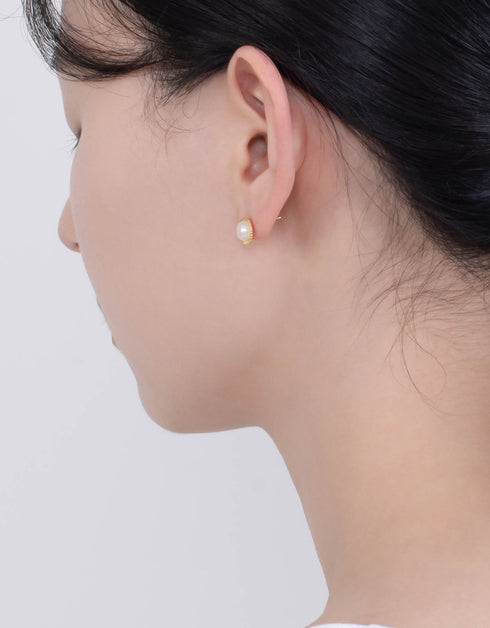 Altın Tatlı Su İncisi Kucaklama Saplama Küpe