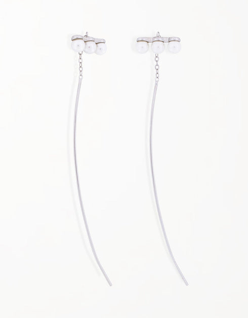 优雅的珍珠吊式耳环:极简主义魅力的交响曲