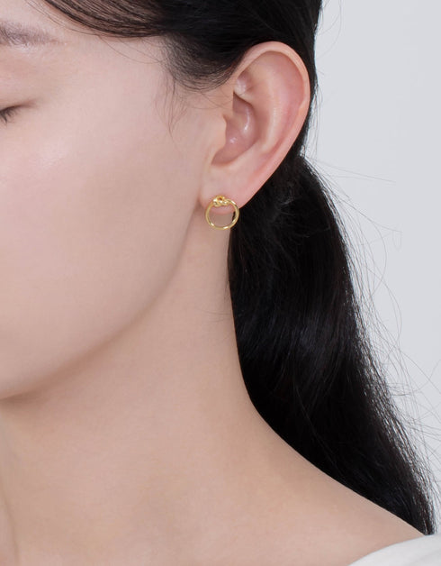 Som Gümüş Zamansız Düğüm Halkalı Saplama Küpe