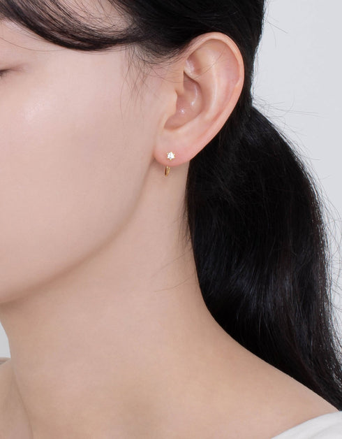 Işıltılı Zarafet: Gümüş Kübik Zirkonya Kanca Küpe