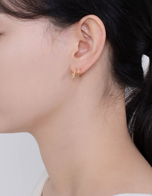 Göz Kamaştıran Zarafet: Armut Kesim Kübik Zirkonlu Gümüş Halkalar