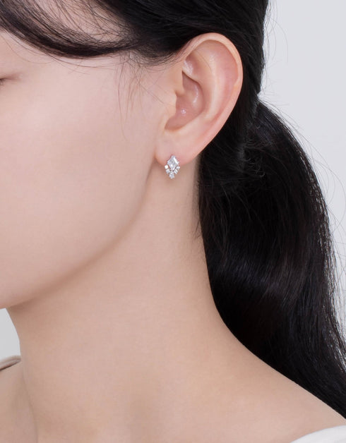 Rönesans Parlaklığı: Som Gümüş Baklava Kesimli Zirkonya Çiviler