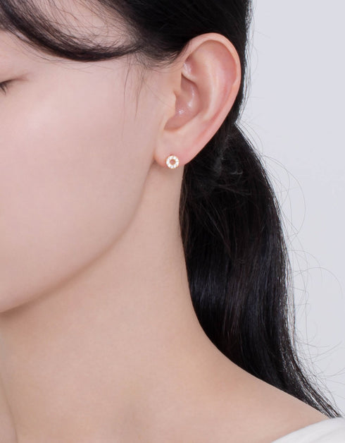 Işıltılı Zarafet Çemberi Saplama Küpe