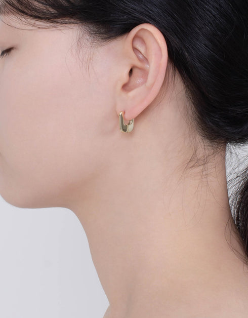 Parlak Kavisli Menteşeli Halka Küpe