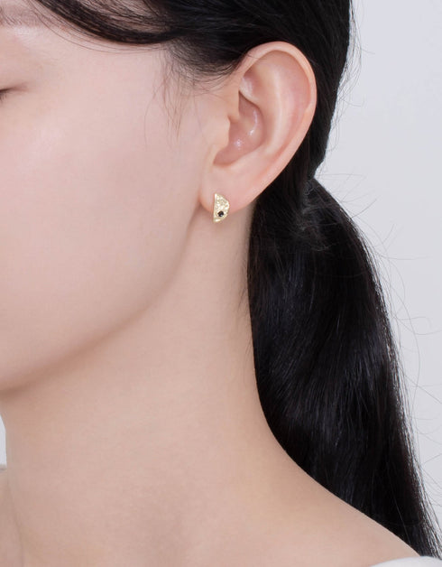 Altın Ayışığı Şıklığı: Gümüş Küpe