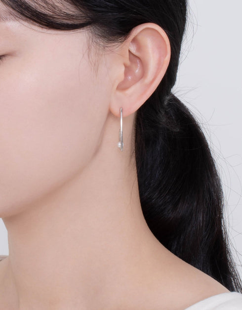 Parlak İnci Zarafeti: Sterling Halka Küpeler