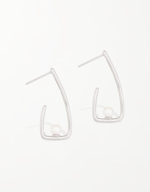 Parlak İnci Zarafeti: Sterling Halka Küpeler