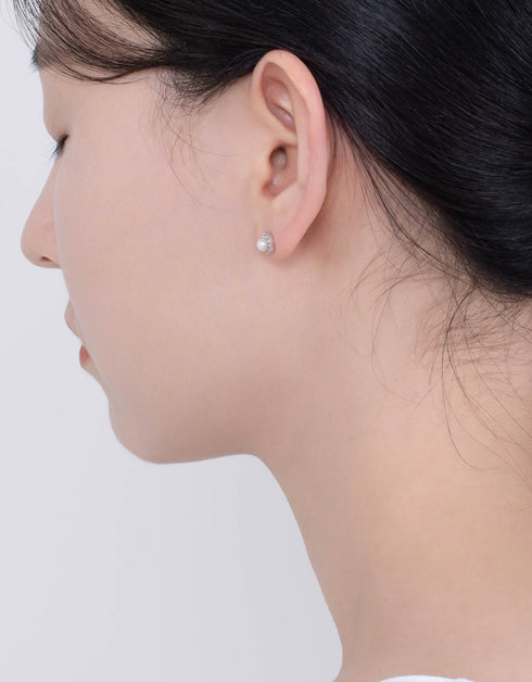 光泽珍珠与方晶锆石光环耳钉