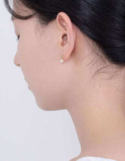 Okyanusun Kaprisli: 18 Ayar Altın Kaplama İnci Balık Küpe