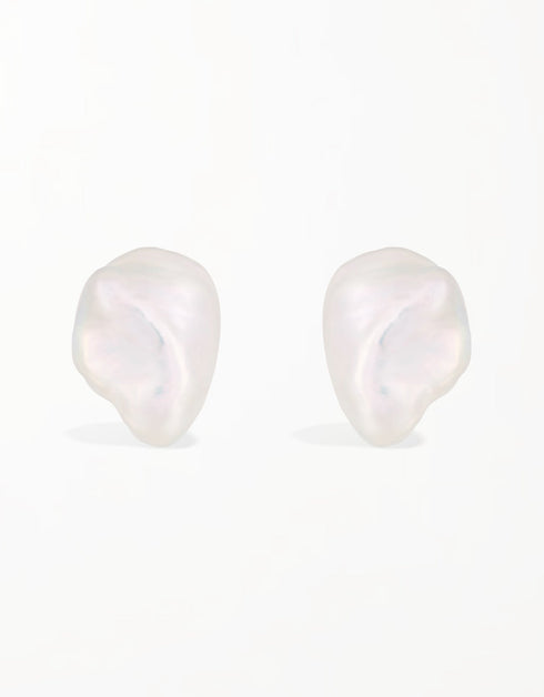 珠光优雅:18K 镀金淡水珍珠耳钉