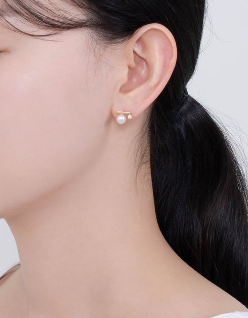 Parlak Tatlı Su İncisi ve Kübik Zirkonya Bar Saplama Küpe