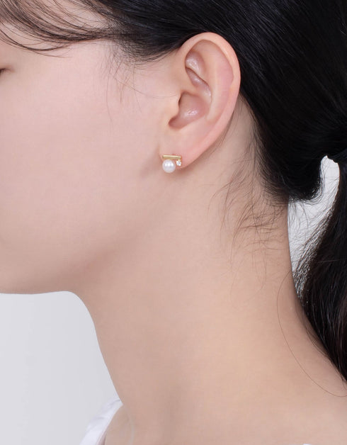 Parlak Tatlı Su İncisi ve Kübik Zirkonya Bar Saplama Küpe