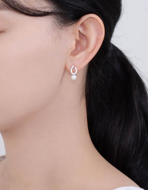 光泽珍珠马蹄钉:优雅的缩影