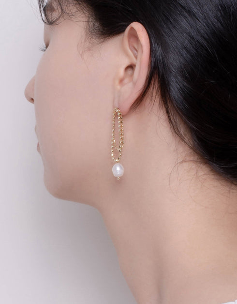 优雅淡水珍珠吊坠耳环 – 18K 镀金优雅