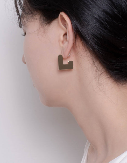 金色几何优雅:18K 镀金圈形耳环