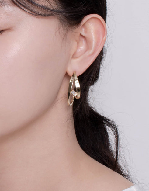 优雅 Symphony C 形圈耳环,配长方形方晶锆石