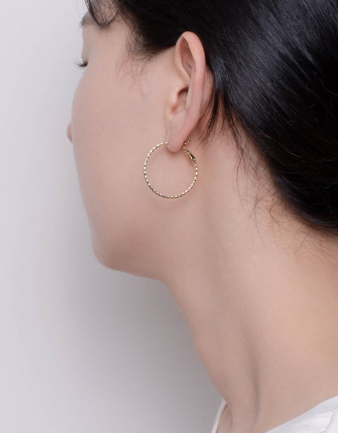 时尚斜纹扭圈耳环 – 镀 18K 金或铂金供您选择