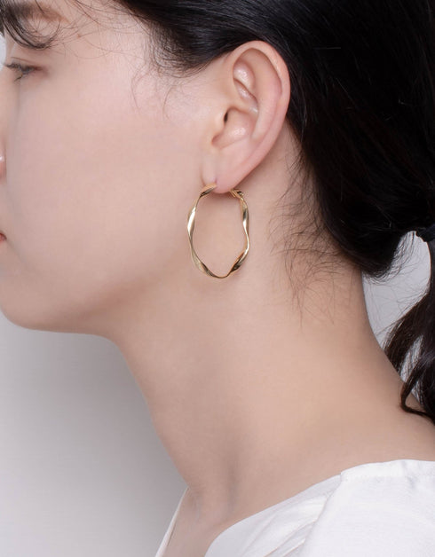 Twisted Allure Halka Küpeler - 18 Ayar Altın veya Platin Kaplama