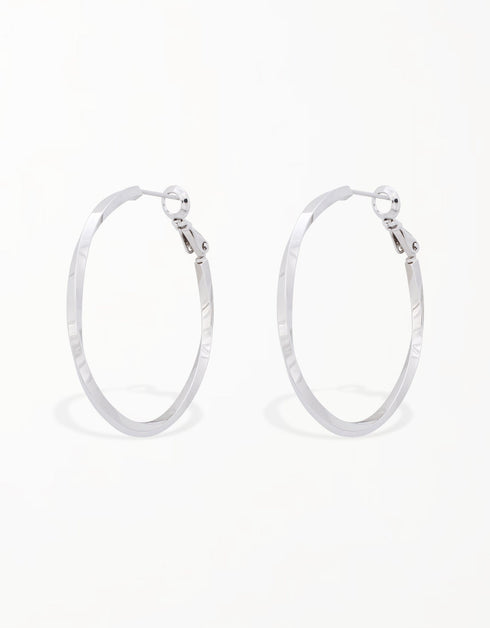 Şık Twist: Altın ve Platin Kaplama Omega Arka Tokalı Büyük Halka Küpeler