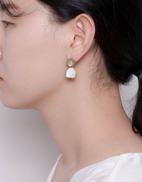 Dokulu Kaplamalı Altın Allure Yamuk Damla Küpe