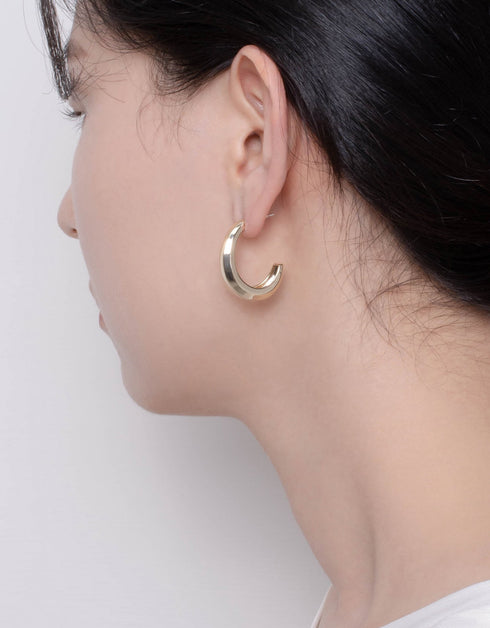 18 Ayar Altın Şık Şık Muz Kavisli Halka Küpeler