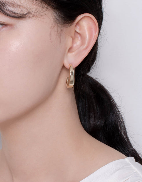 18 Ayar Altın Şık Şık Muz Kavisli Halka Küpeler