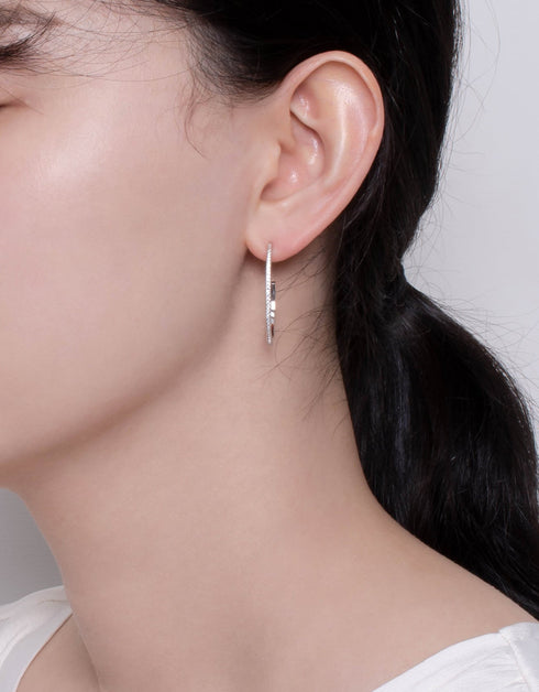 Parıldayan Zarafet: Kore'den Esinlenen CZ Halka Küpeler