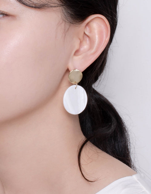 18 Ayar Altın Çağdaş Beyaz Disk Sallantılı Küpe