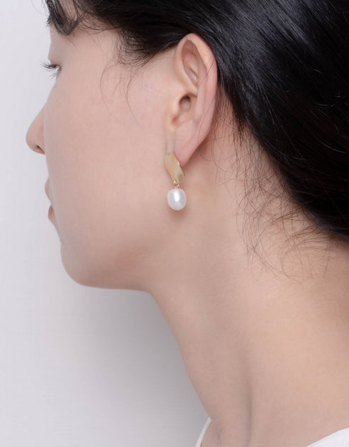 Pearlescent Harmony Drop Earrings - Serene Freshwater Pearl