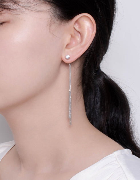 Parlak Çağlayan: Kübik Zirkonya Zincir Damla Küpeler