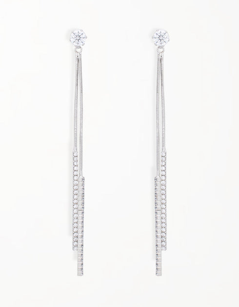 Parlak Çağlayan: Kübik Zirkonya Zincir Damla Küpeler