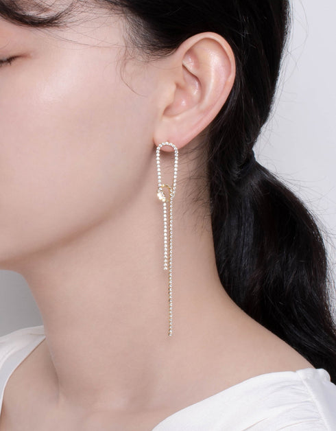 Zarif Büküm: Kübik Zirkonya Kutu Zincir Küpeler