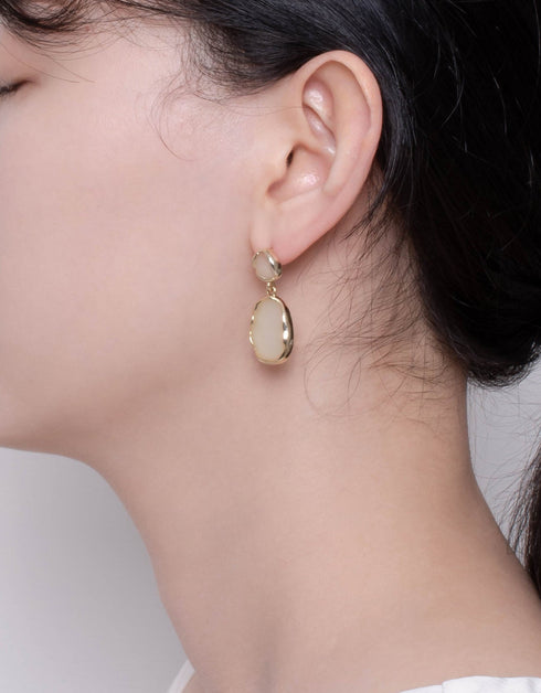 米色树脂 Oasis 吊式耳环