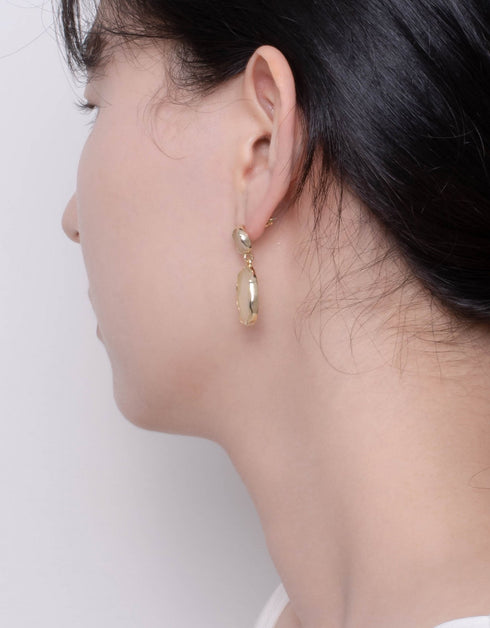 米色树脂 Oasis 吊式耳环