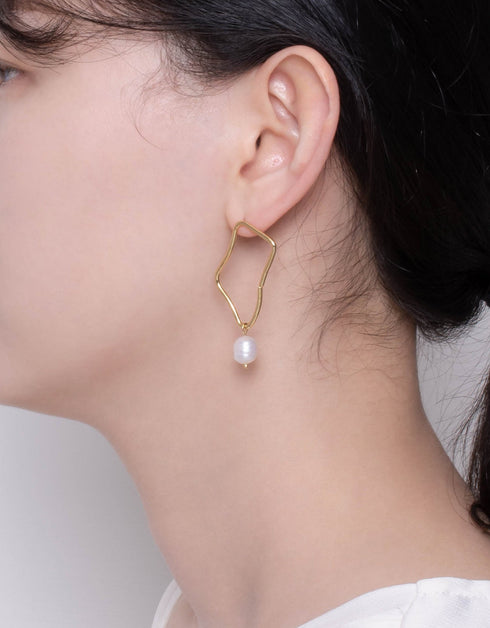 Elegant Pearl Droplet Geometric Earrings - 18K Gold Plated