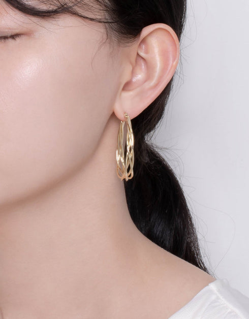 Golden Twirl:18K 镀金水滴形圈形耳环