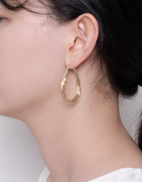 Golden Twirl:18K 镀金水滴形圈形耳环