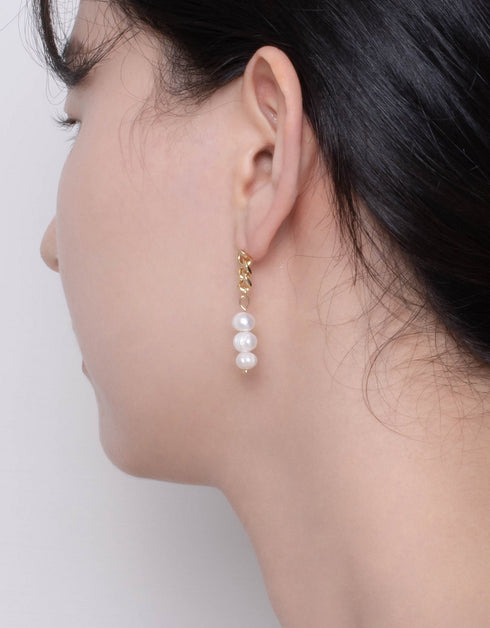 Zarif Tatlı Su İncisi ve Altın Zincir Damla Küpe