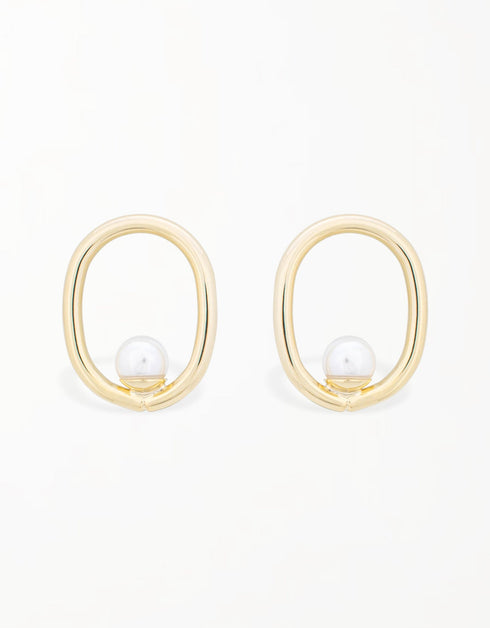 Elegant Pearl Stud Earrings in Gold or Platinum Plating